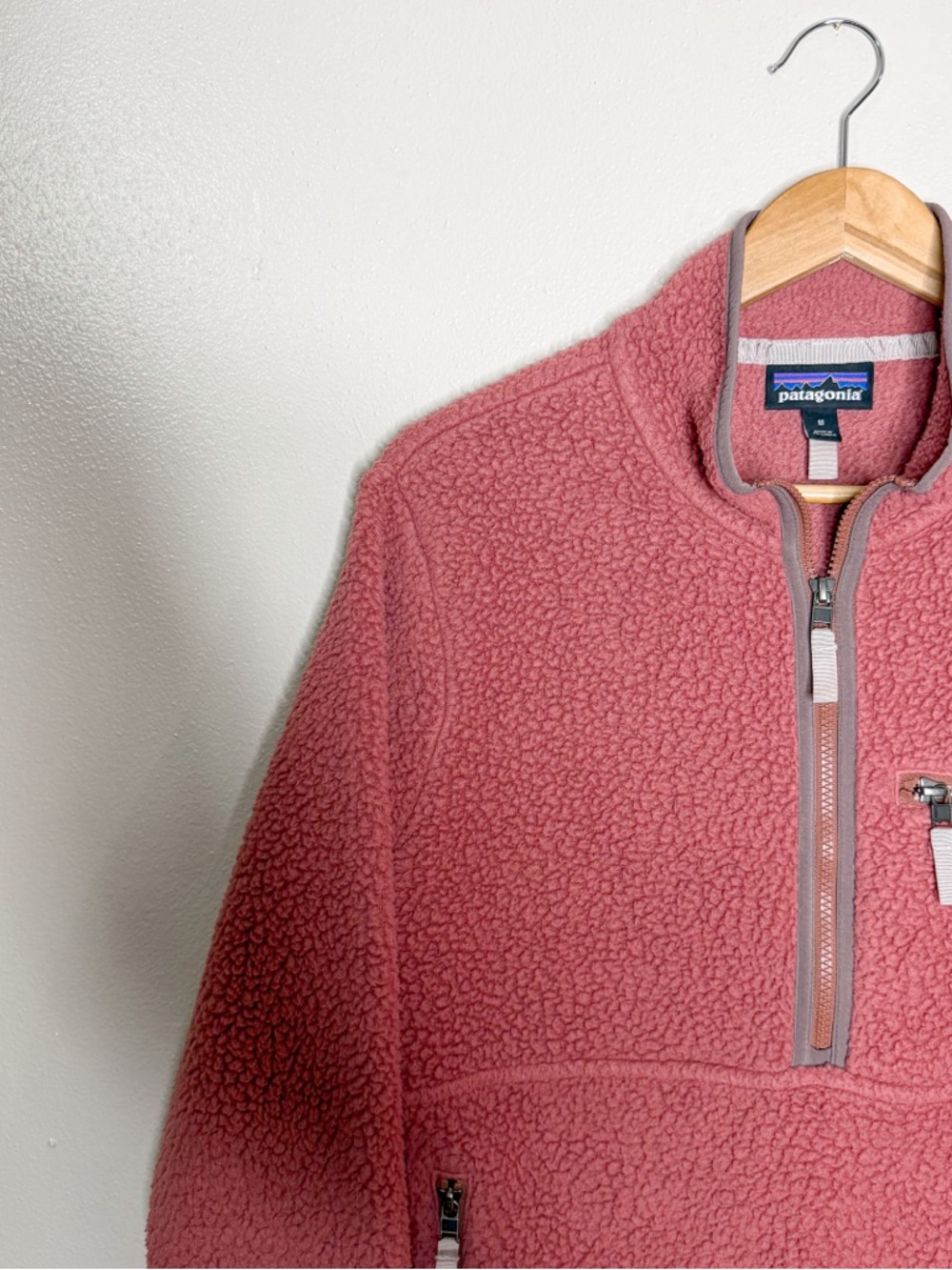 Patagonia | Women’s Retro Pile Fleece Marsupial Pullover, Md - Picture 4 of 13